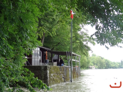 Känzeli Flussansicht - Club-House viewed from the river